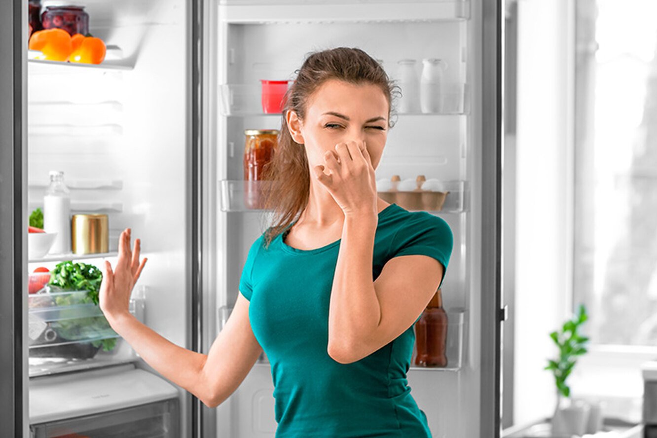 Как избавиться от запаха в холодильнике Samsung